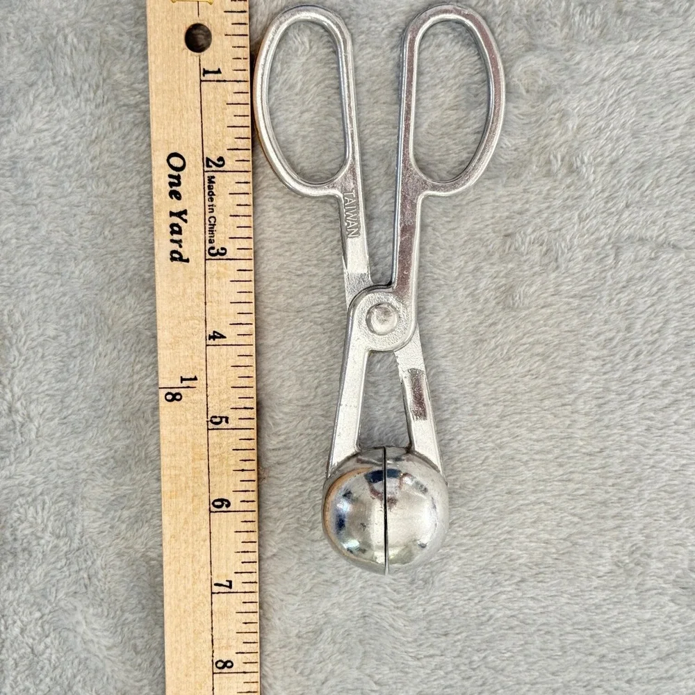 Vintage Meatball Scoop Tongs Taiwan Metal Kitchen Melon Ice Cream‎ Tool